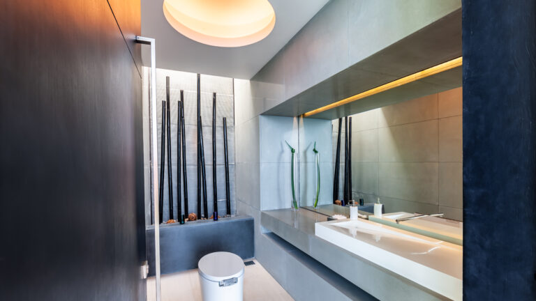 Guest Toilet Villa Mayavee Phuket
